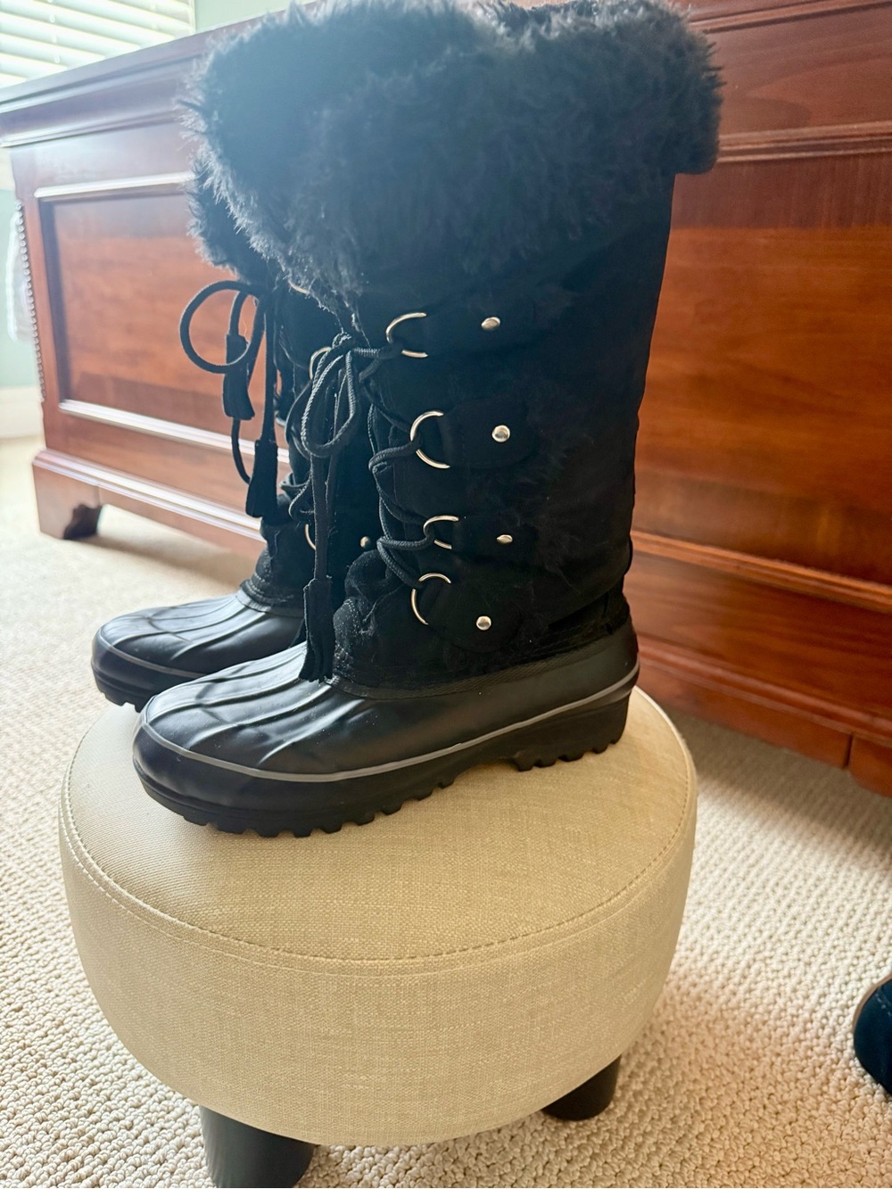 KHOMBU Women's Black Faux-Fur Lined Winter Lace-Up Boots Size 6